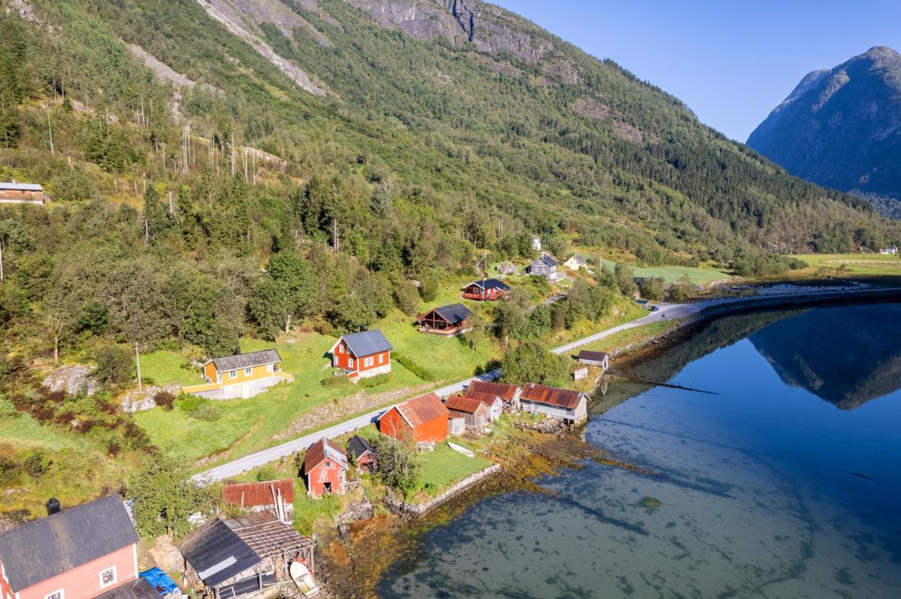 Cabin Alongside The Beautiful Fjaerlandsfjord Екстер'єр фото